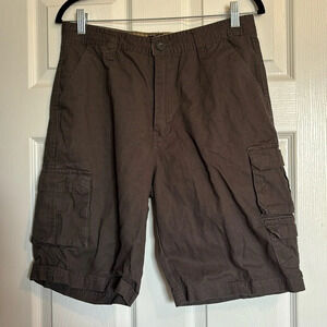 Rugged Wear men’s brown 9” inseam cargo shorts size 32
